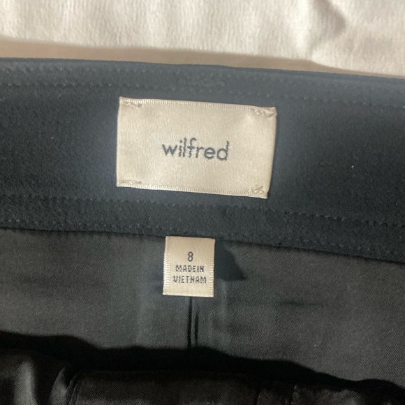 Aritzia Black mini skirt - Picture 4 of 5